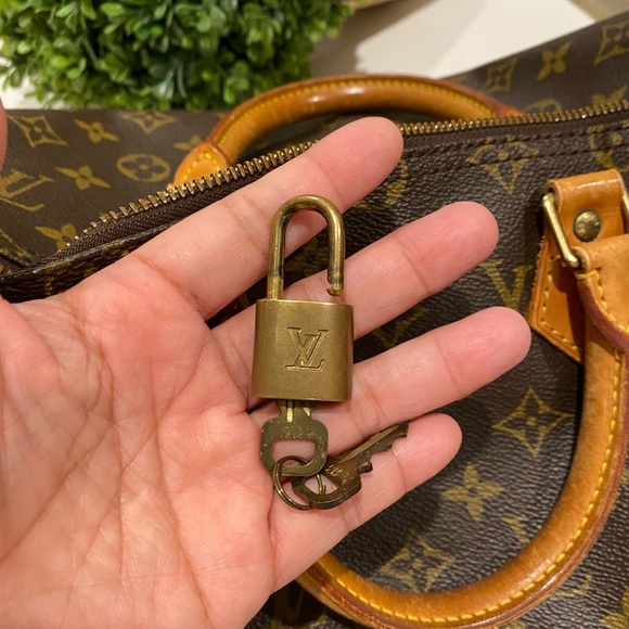 Authentic LV Speedy 35 - Picture 4 of 15
